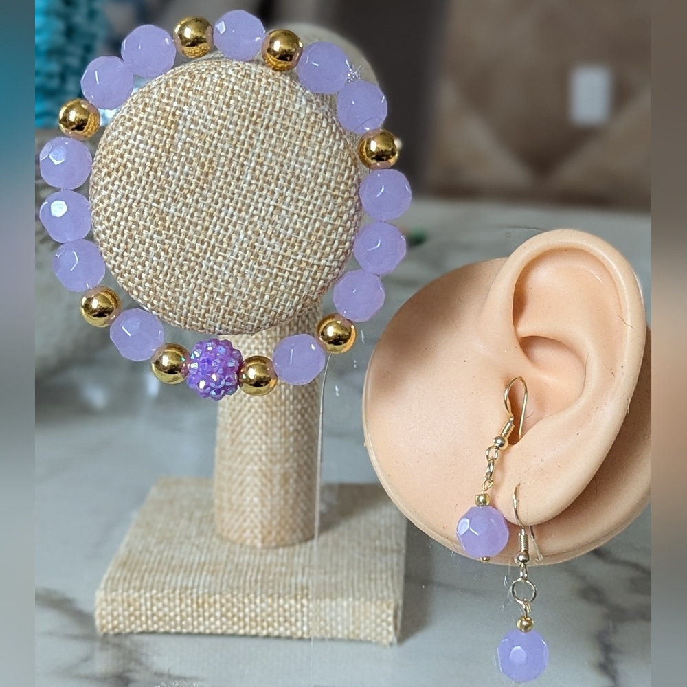 Lavender and Gold Beaded Bracelet and Earring Set (7")